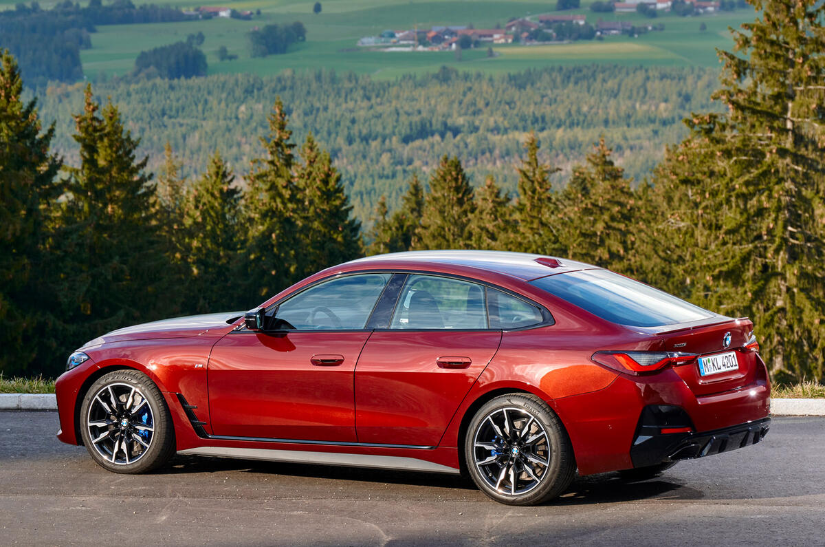 21 BMW Série 4 Gran Coupe 2021 premier essai statique arrière