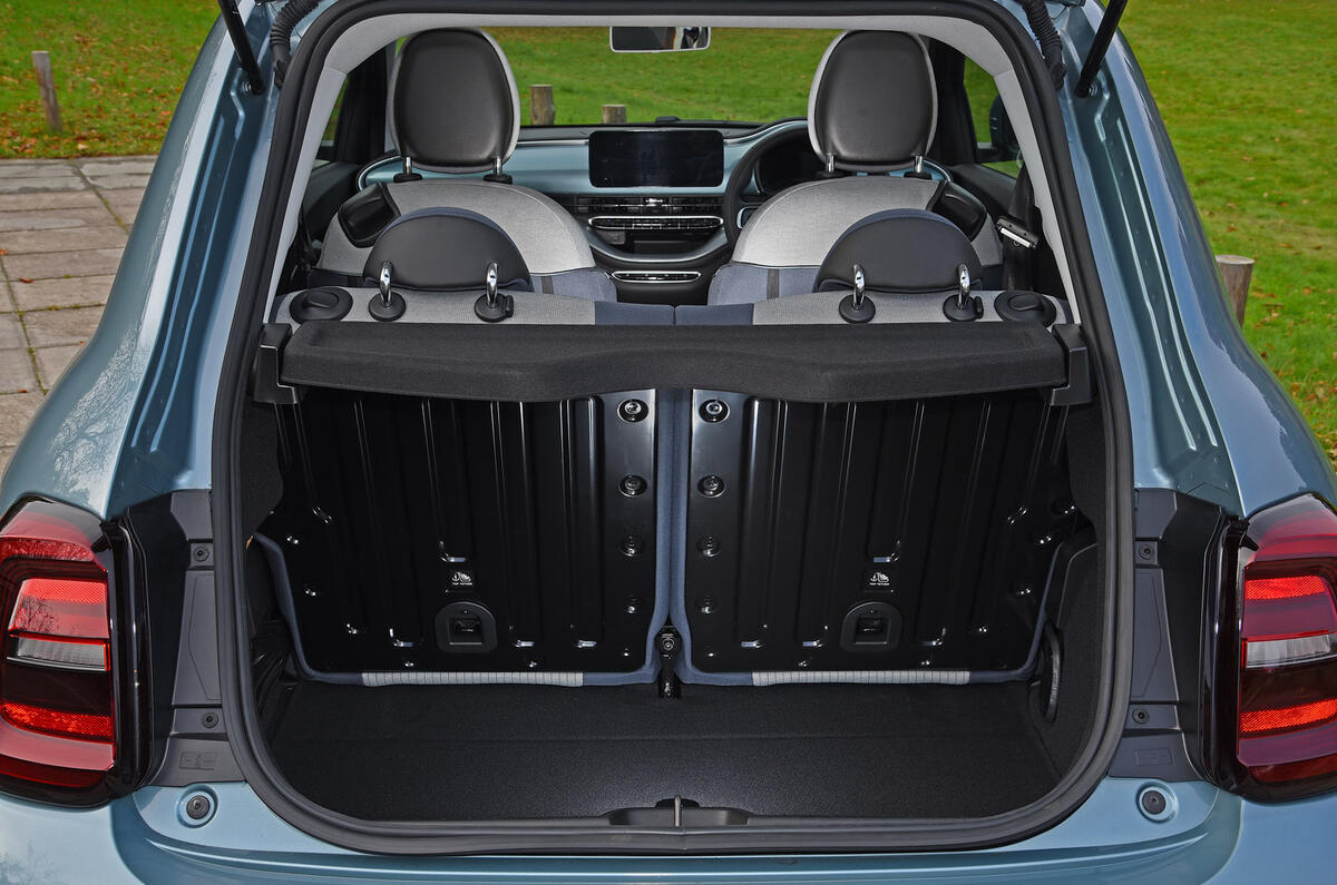 21 Fiat 500 electric 2022 road test review boot