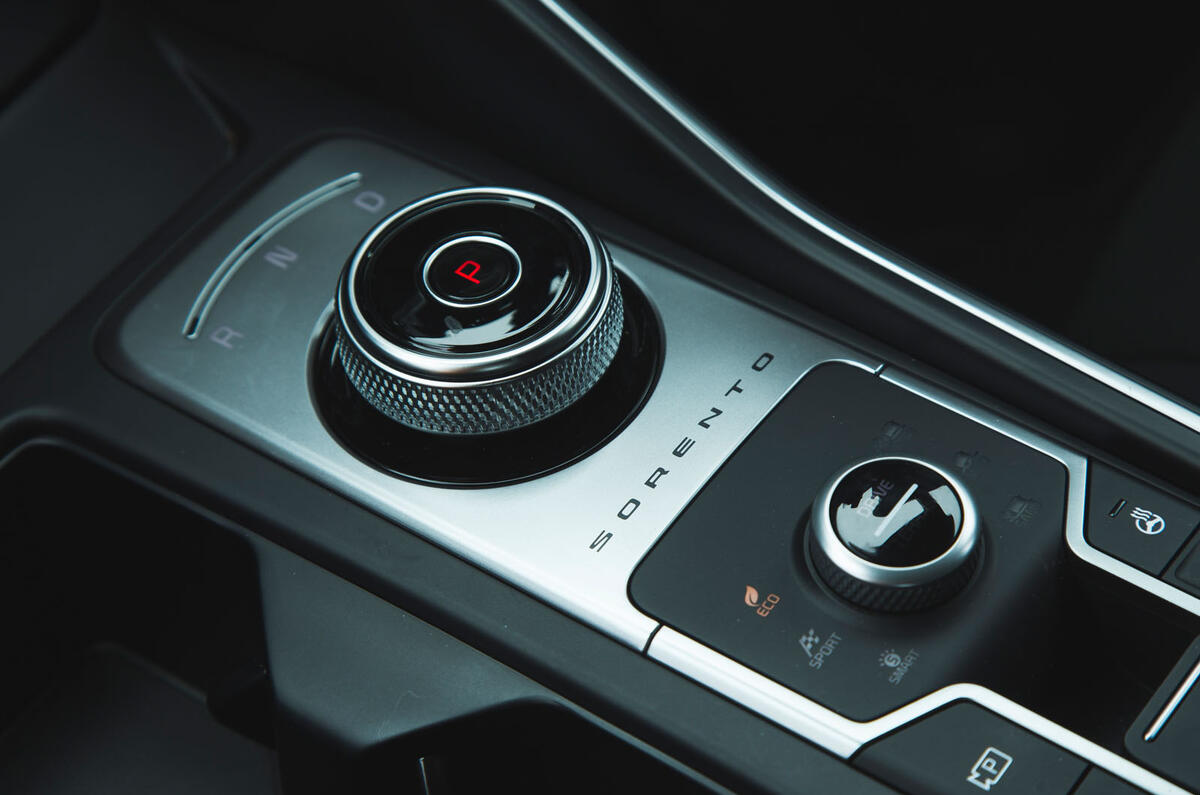 21 Kia Sorento 2021 road test review gear selector