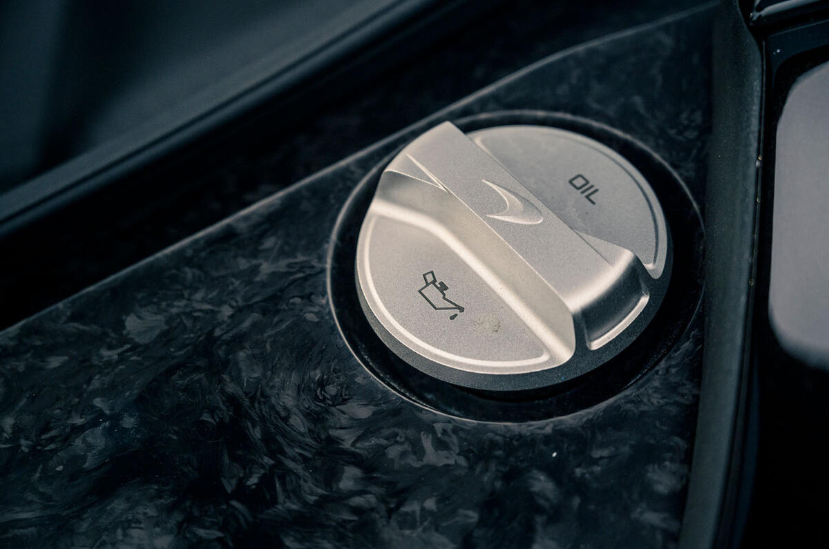 21 McLaren GT 2021 road test review oil cap