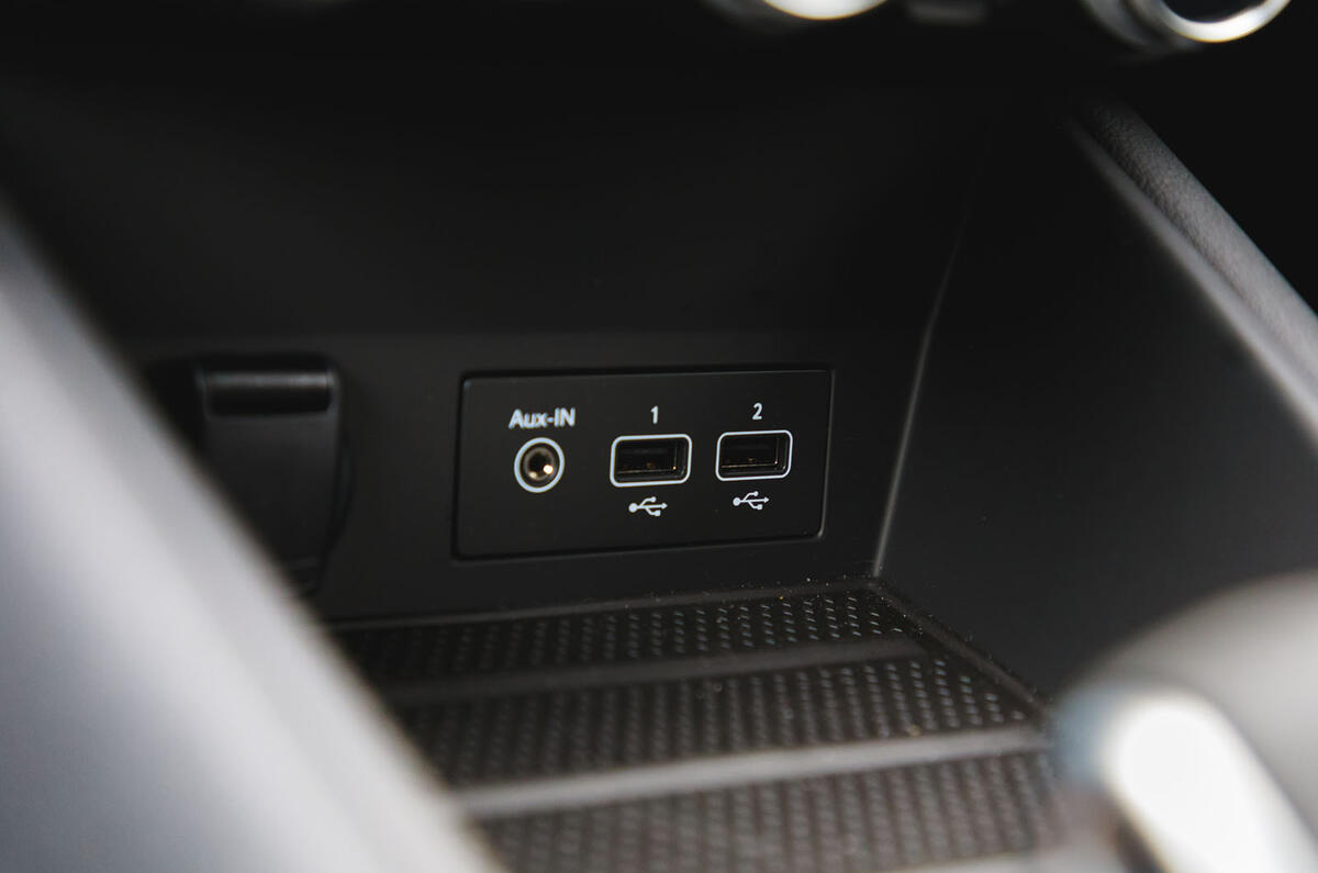 Renault Captur 2020 road test review - USB ports