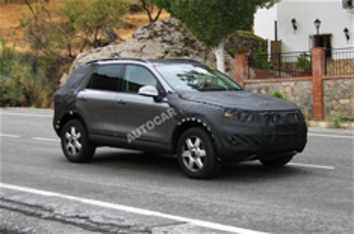 Next VW Touareg spied