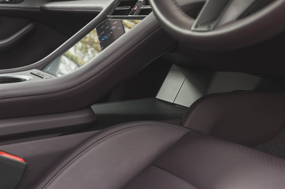 21 Porsche Taycan RWD forwardcubby