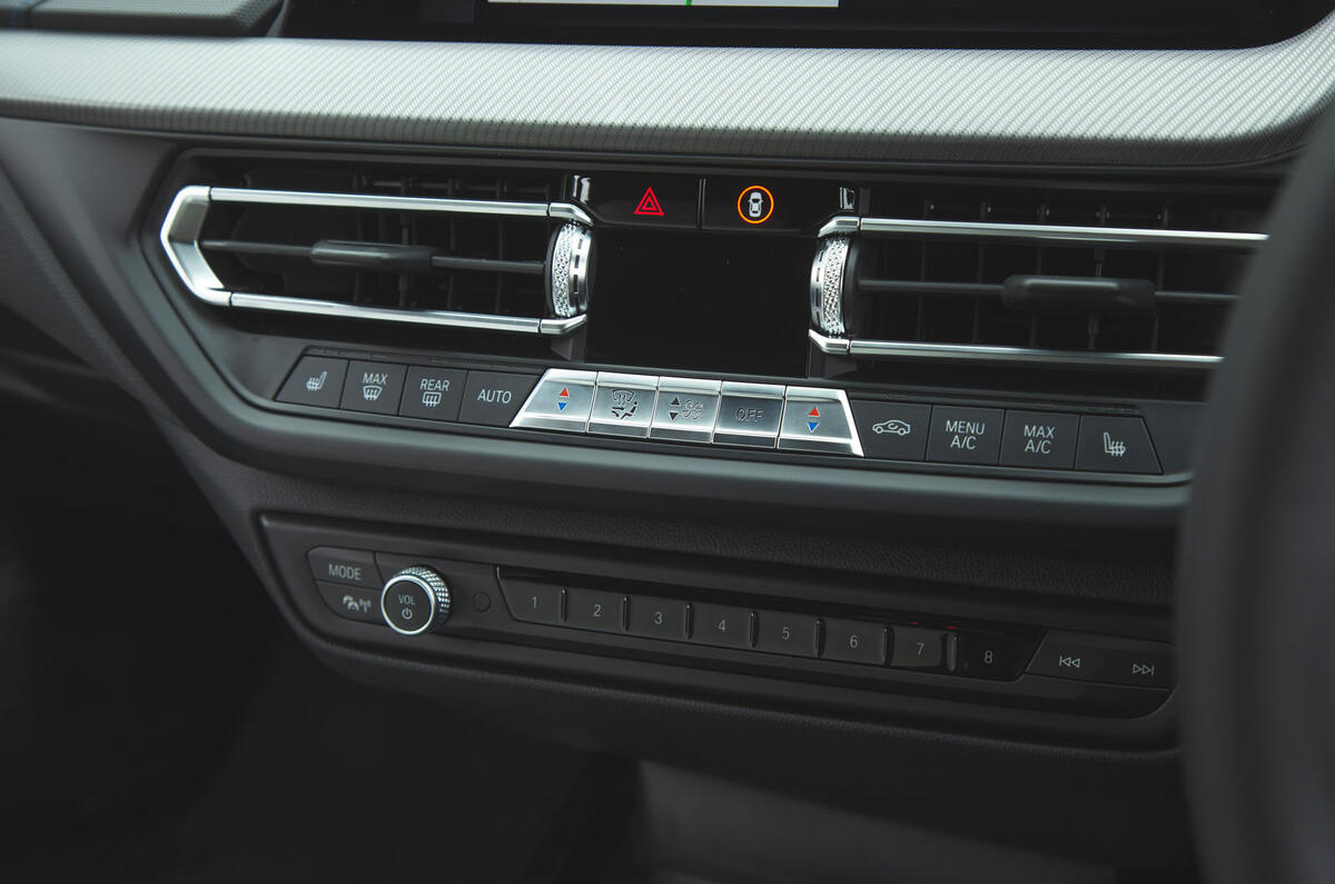 BMW 1 Series 118i 2019 road test review - climate controls