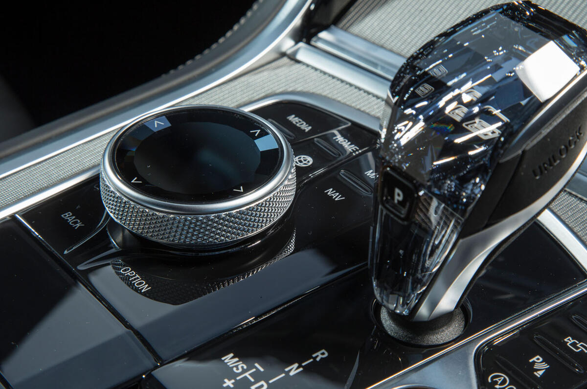 BMW 8 Series Coupé 2019 road test review - infotainment controls