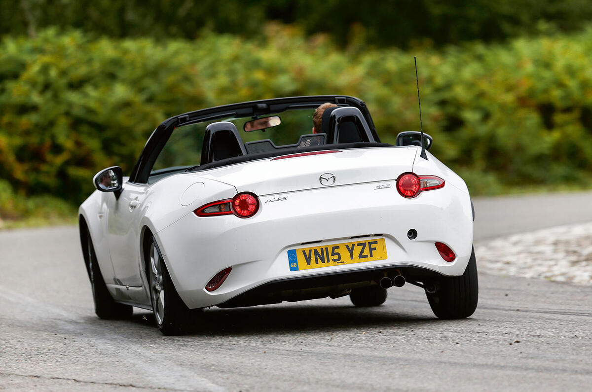 22 Mazda MX 5 RT mise à jour 2023 piste de virage 2