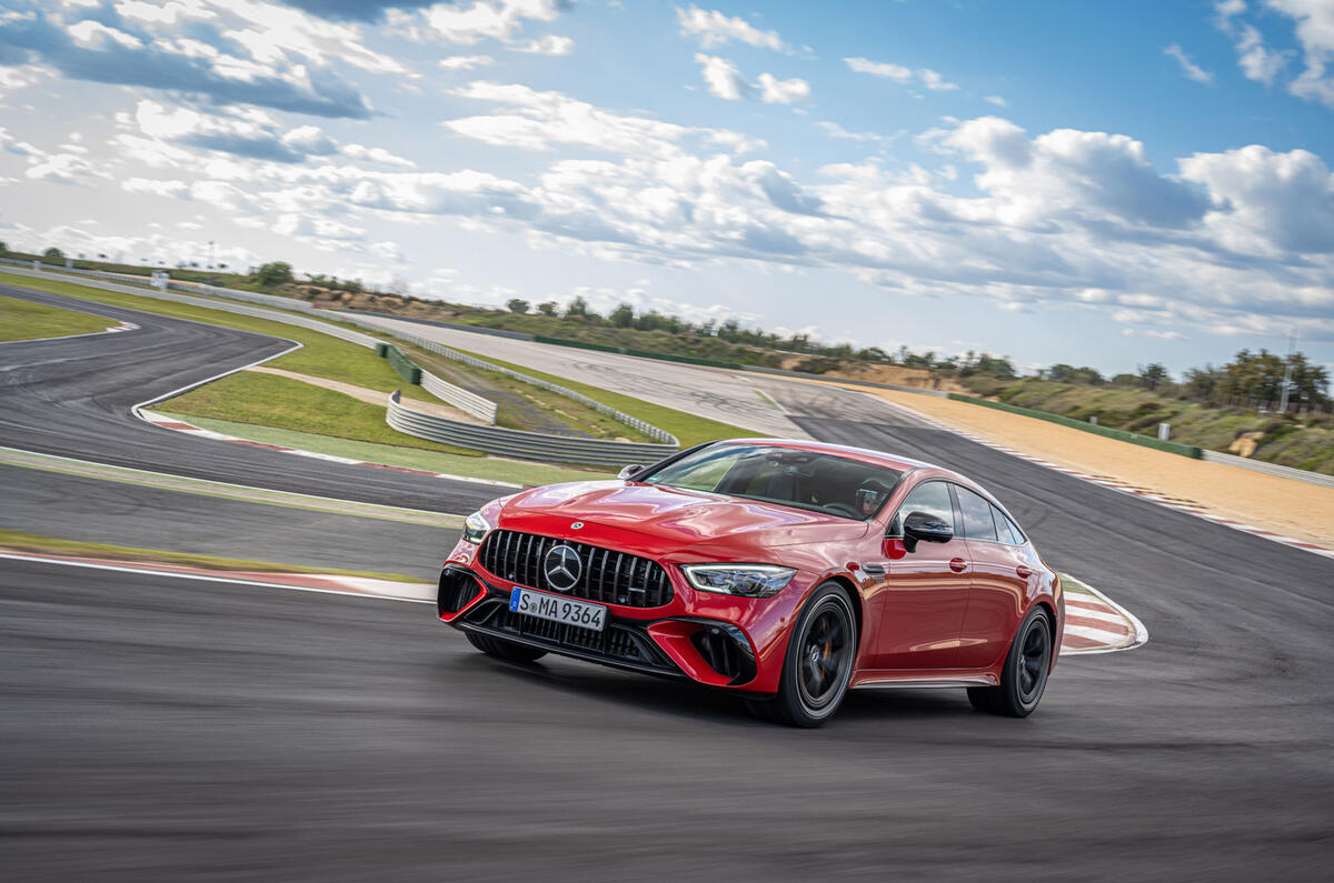 22 Mercedes AMG GT63s e 2022 revue de piste avant