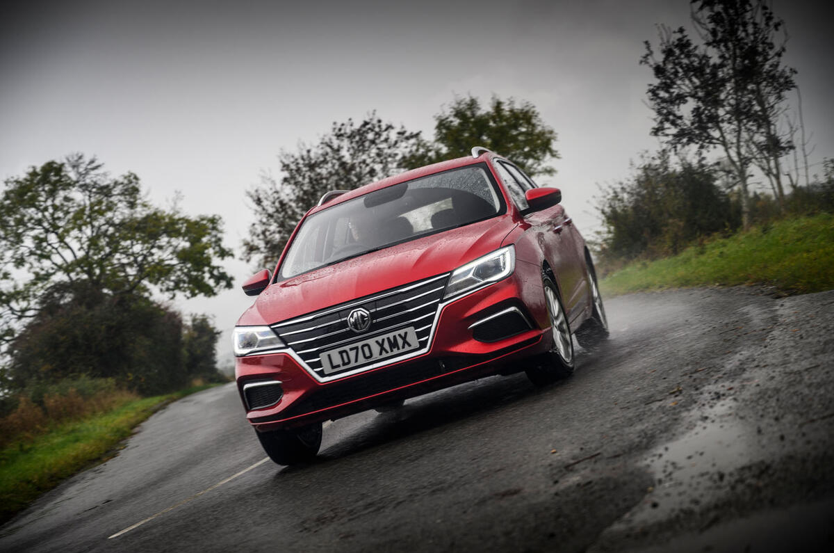 MG 5 SW EV 2020 Examen de l'essai routier - sur le front de la route