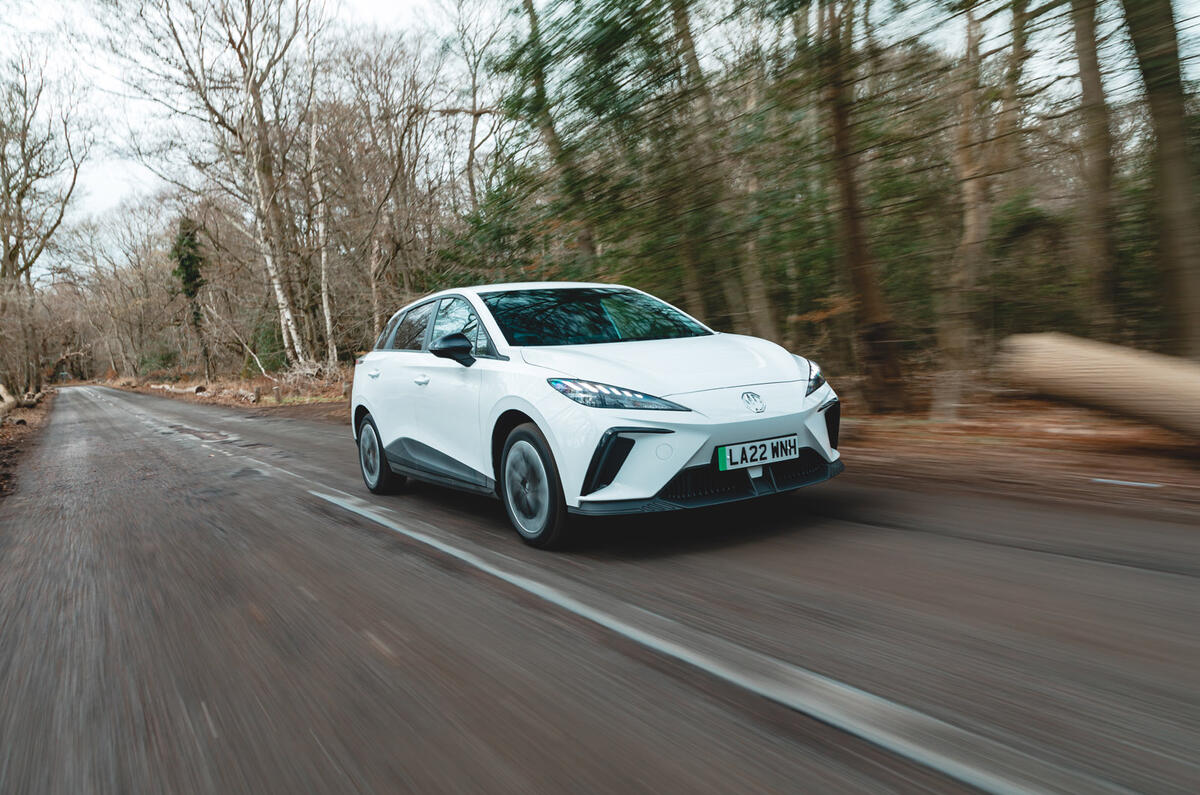 22 MG Motor MG4 EV Long Range RT 2023 Driving performance 2