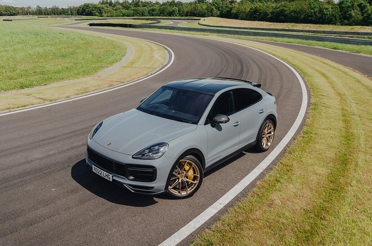 22 Porsche Cayenne Turbo GT statique