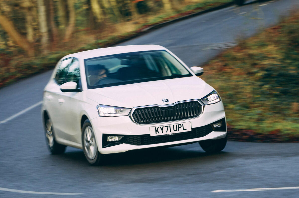 22 Skoda Fabia 2022 : essai routier - virage avant