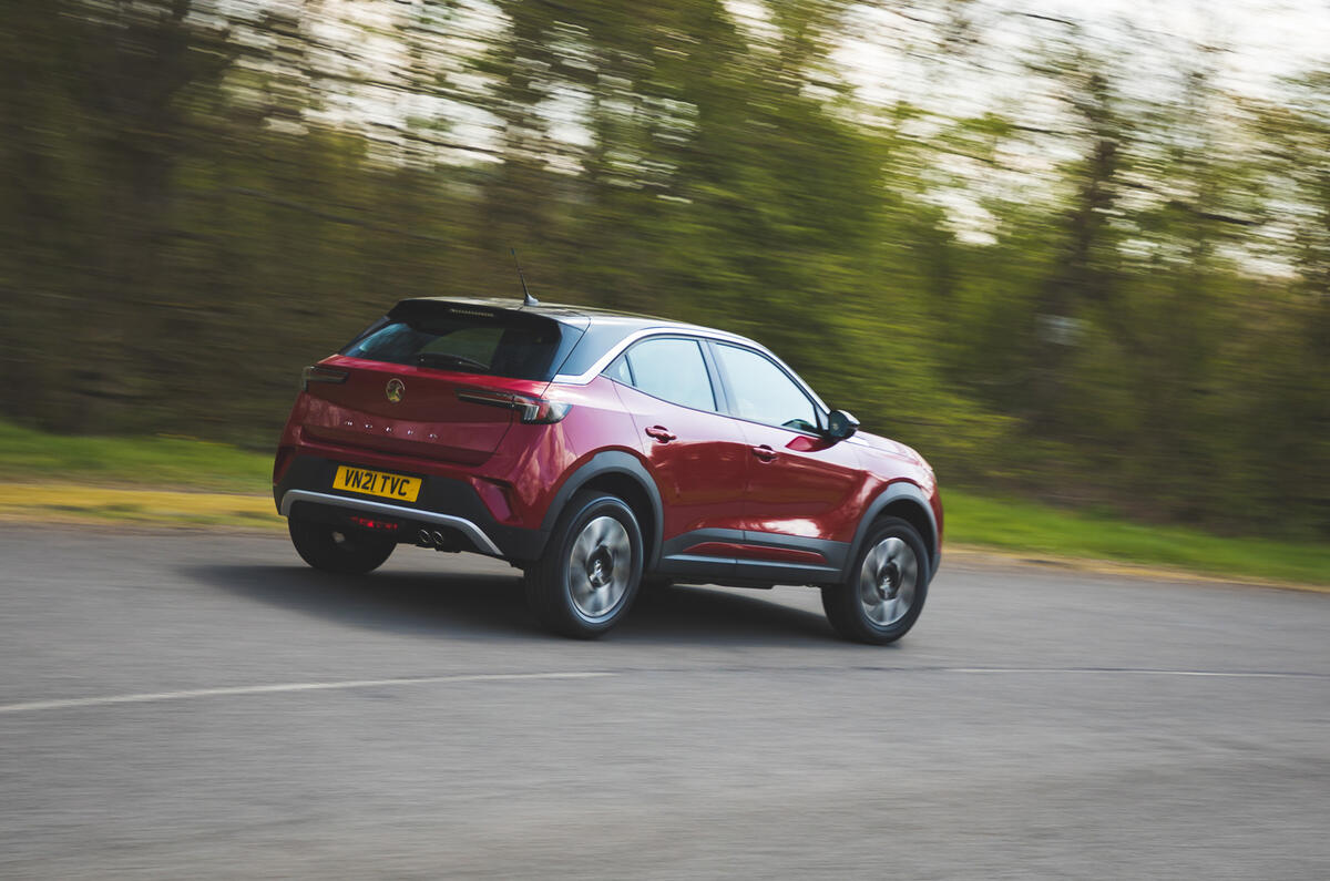 22 Vauxhall mokka 2021 RT sur route arrière