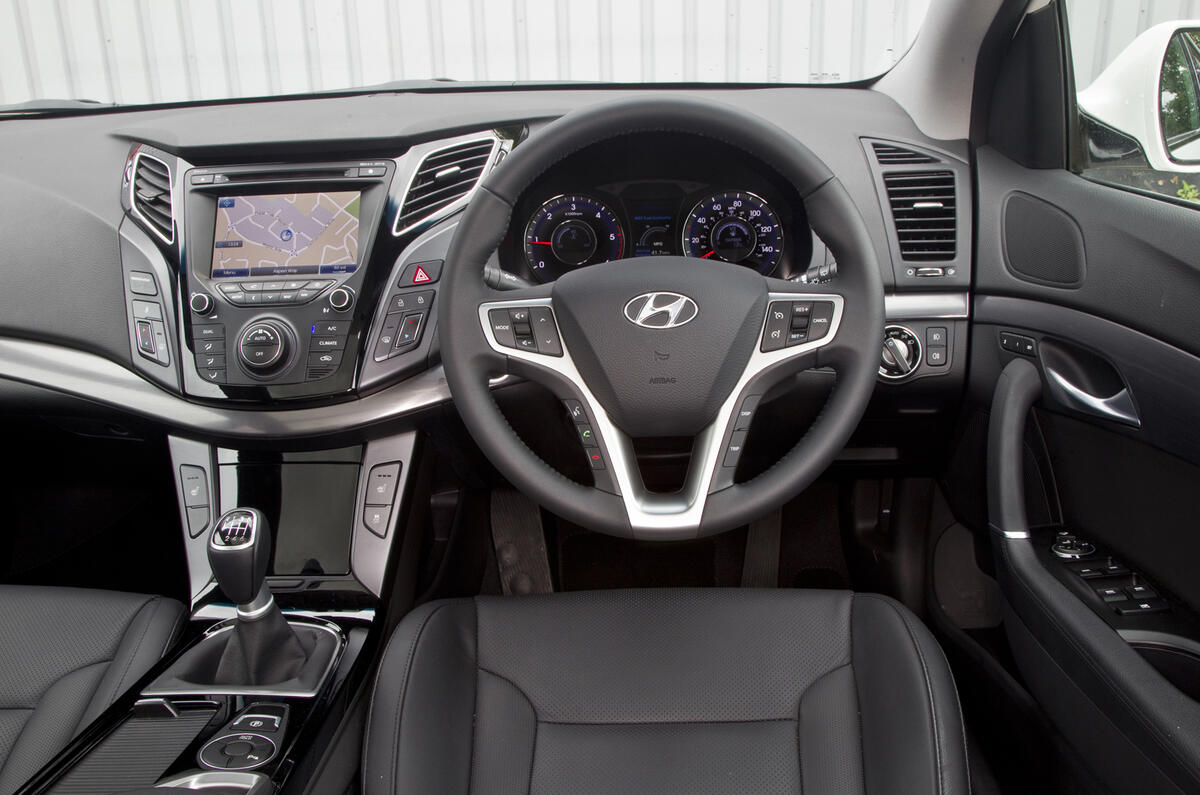 Hyundai I40 Tourer 1 7 Crdi Estate Review Autocar