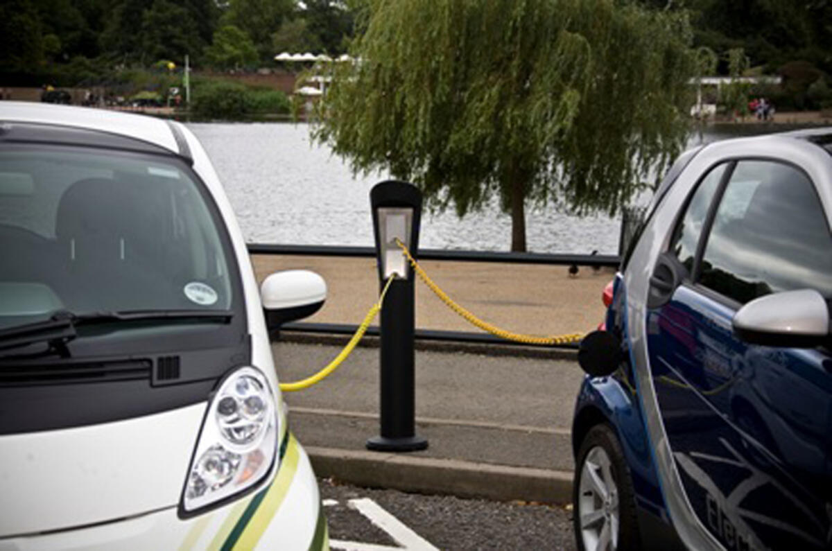 Firms want standard EV plugs