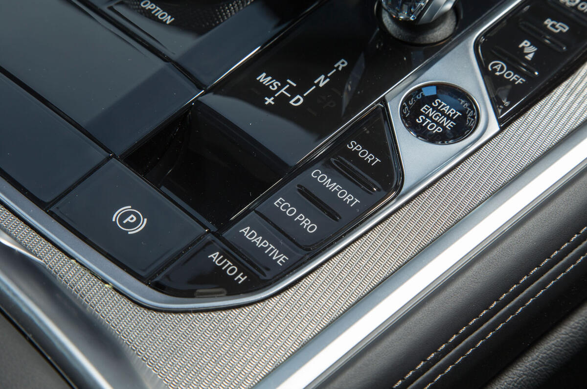 BMW 8 Series Coupé 2019 road test review - drive modes