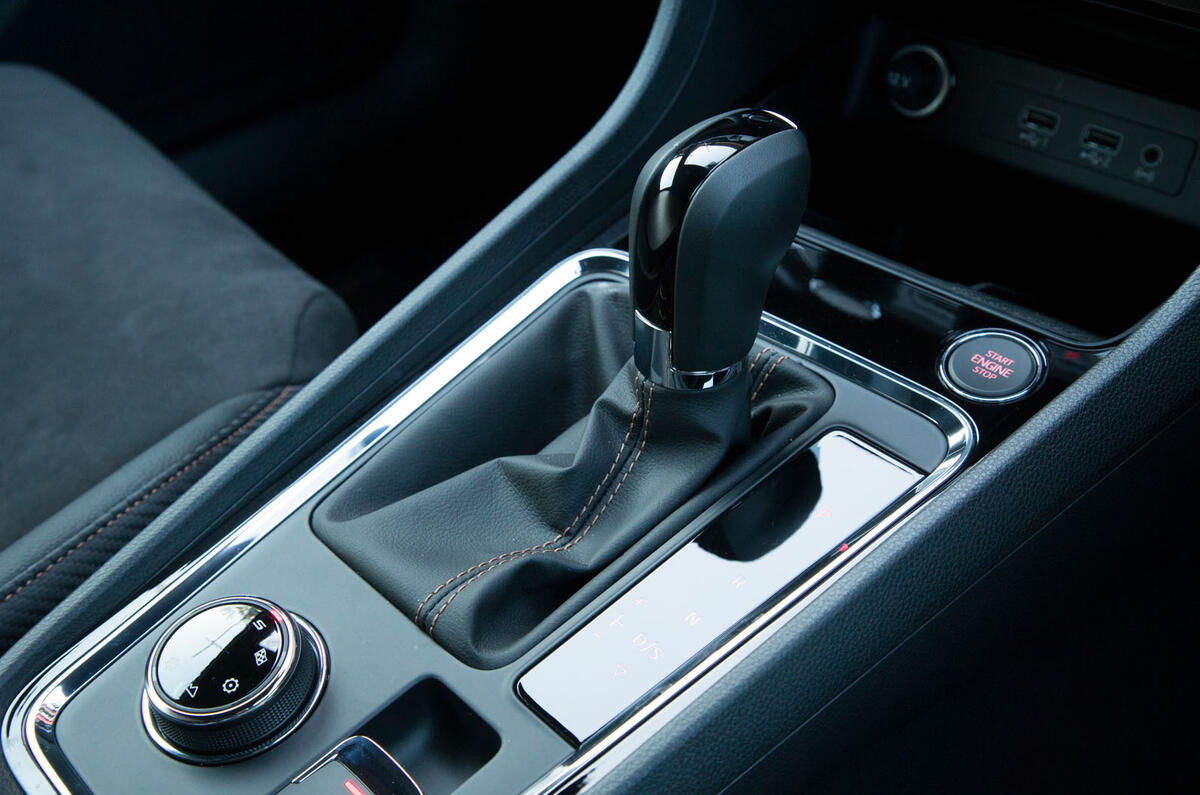 Cupra Ateca 2019 road test review - centre console