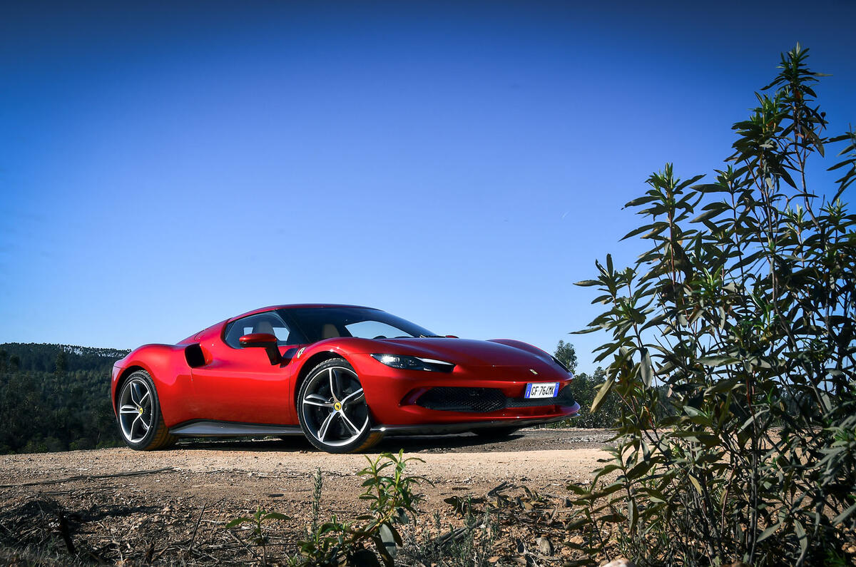 23 Ferrari 296 GTB 2022 premier essai avant statique