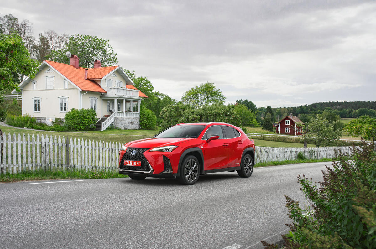 Lexus UX 2018 road test review - static front