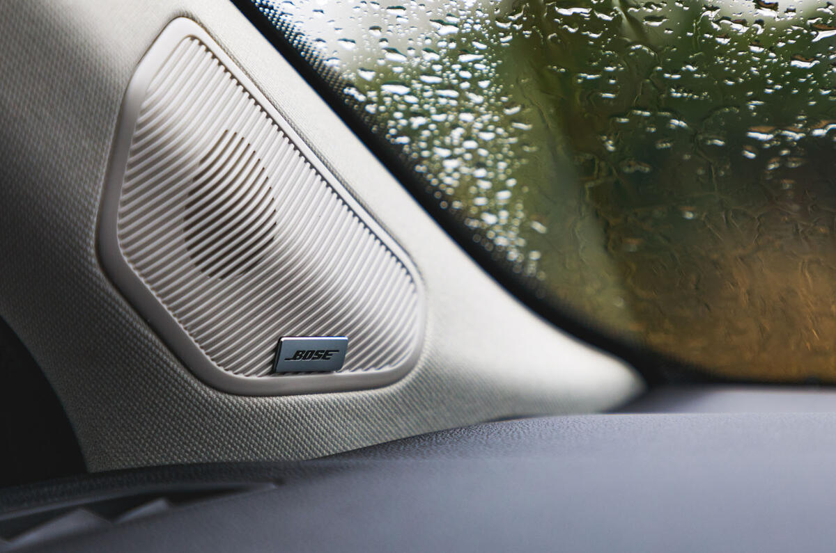 Renault Captur 2020 road test review - speakers