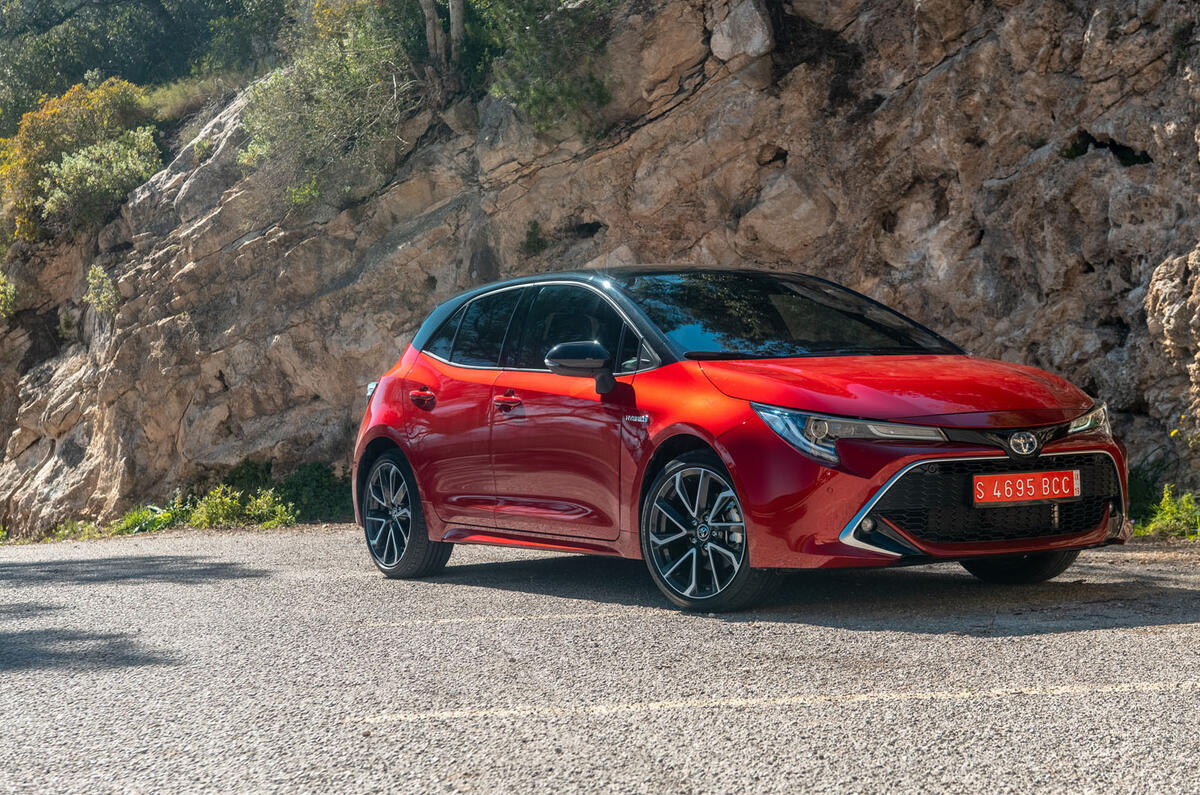 Toyota Corolla hybrid hatchback 2019 road test review - static front