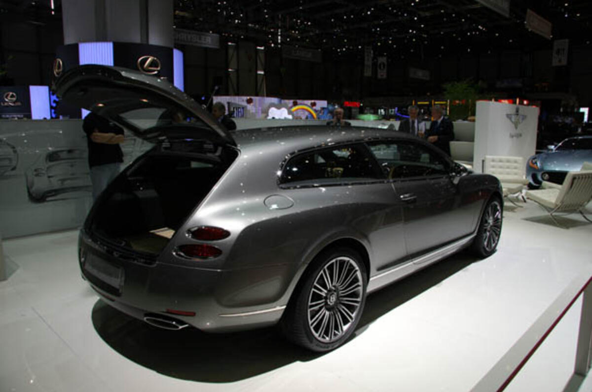 Bentley considers Panamera rival