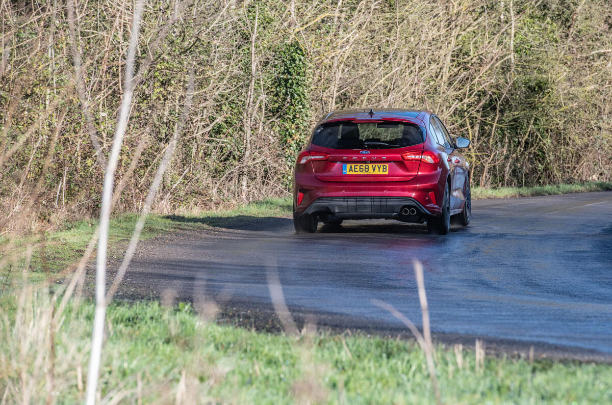 Ford Focus ST-line X 2019 road test review - cornering rear