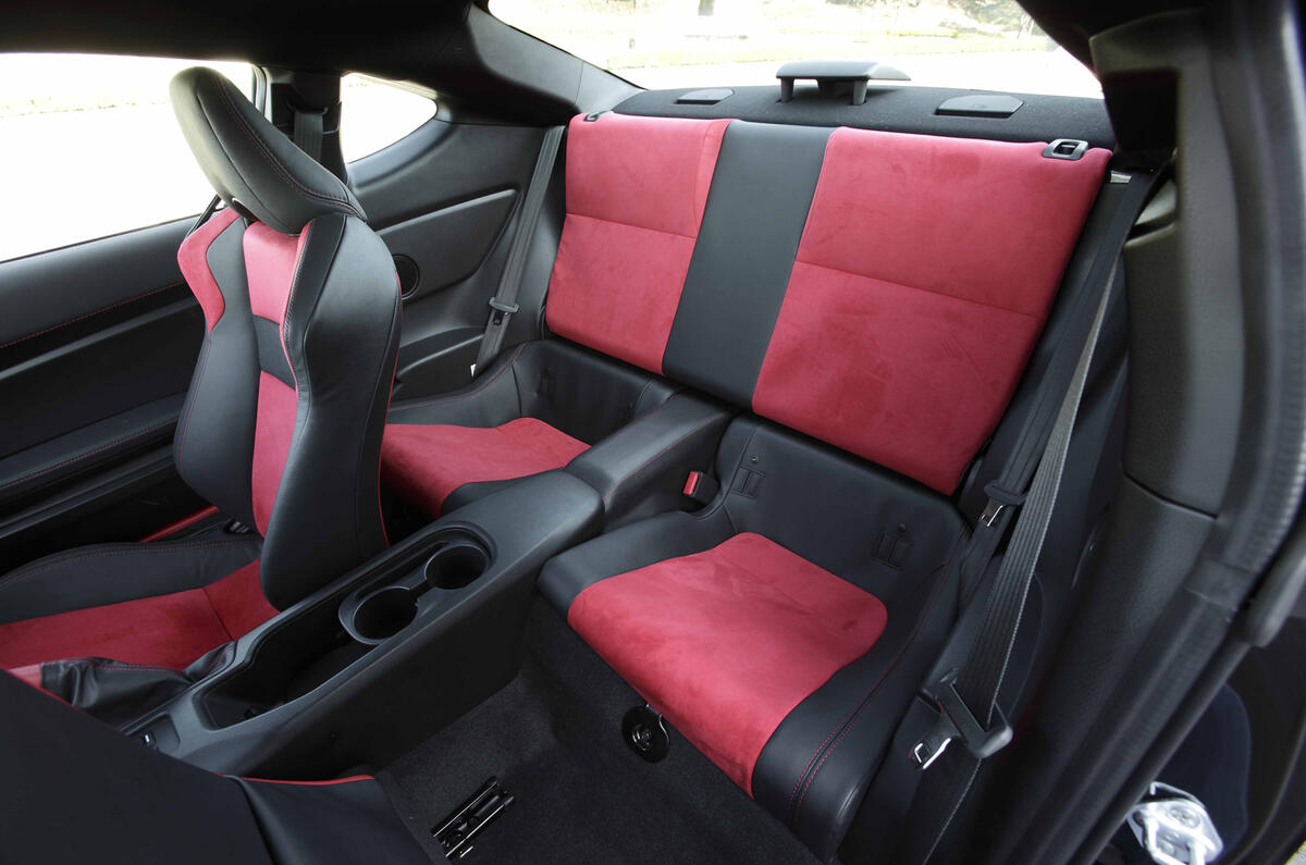 Toyota GT86 rear seats
