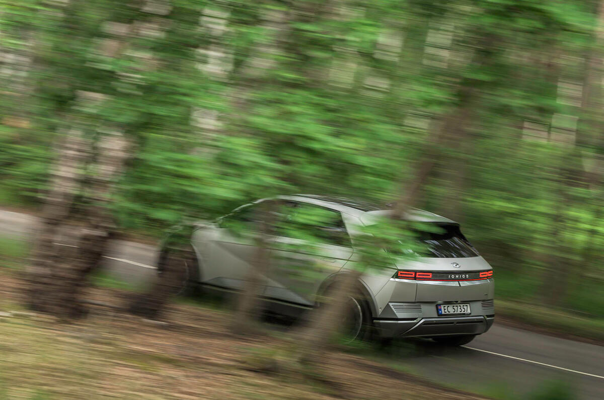 25 hyundai ioniq 5 2021 fd norway plates tracking rear