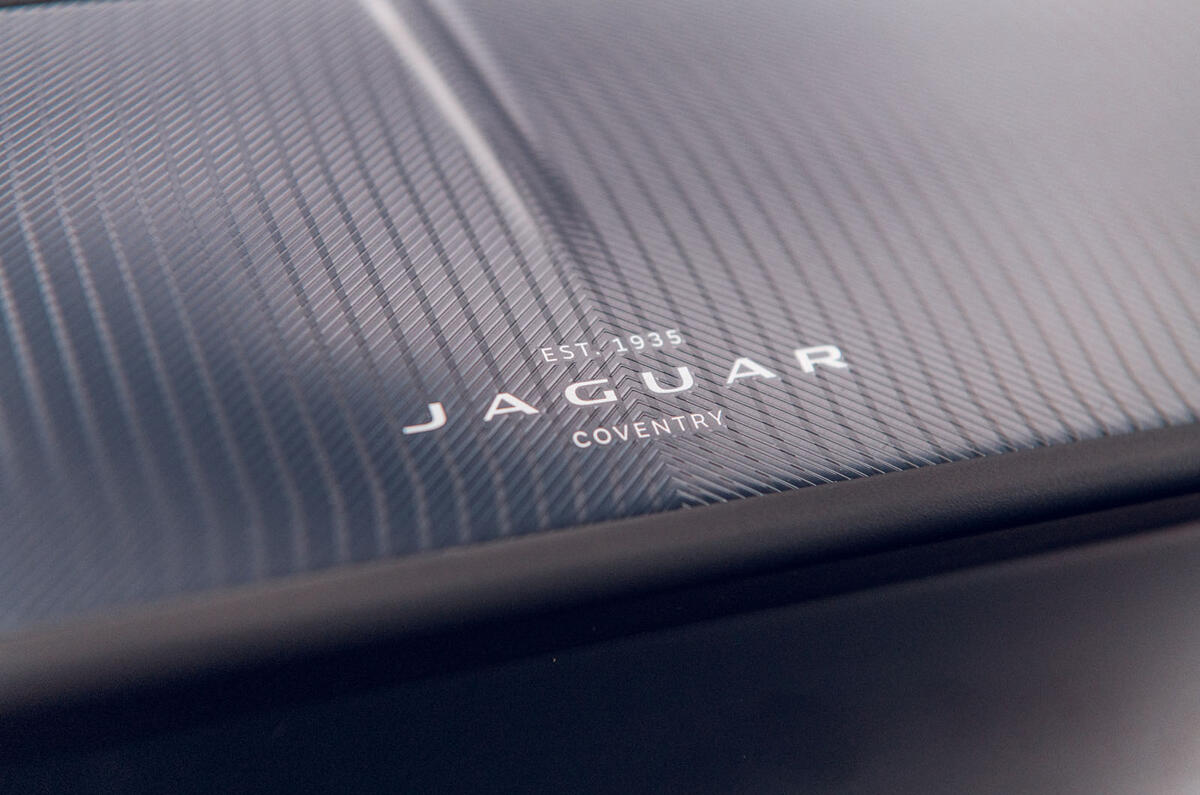 Jaguar F-Type 2020 road test review - interior details