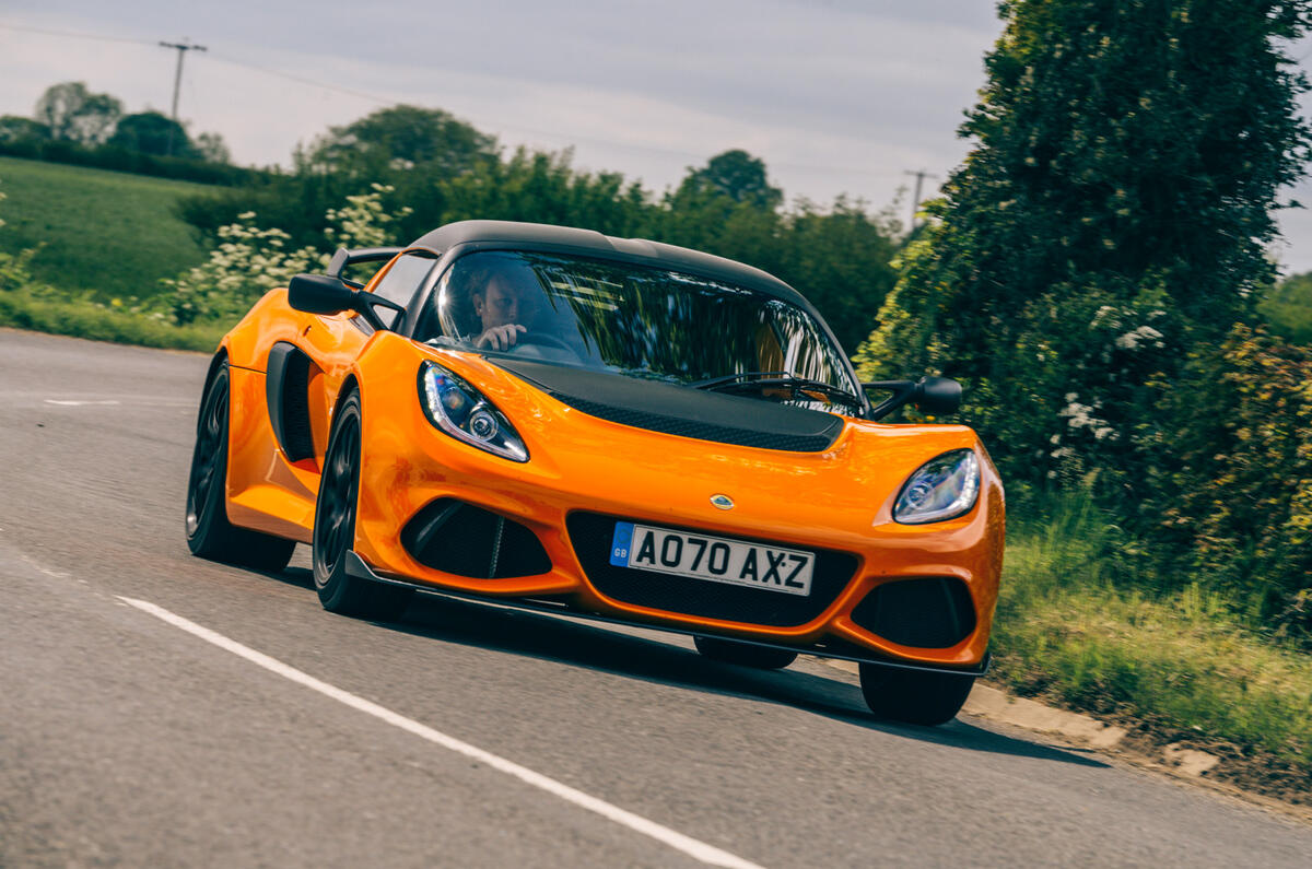 25 Lotus Exige Spot 390 Final 2021 RT cornering rear