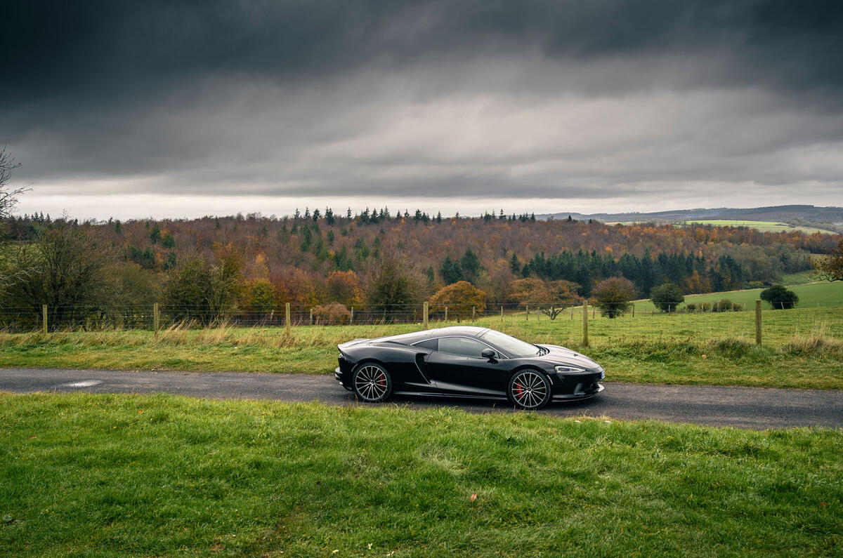 25 McLaren GT 2021 : examen de l'essai routier statique