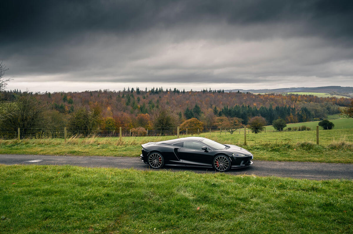 25 McLaren GT 2021 road test review static