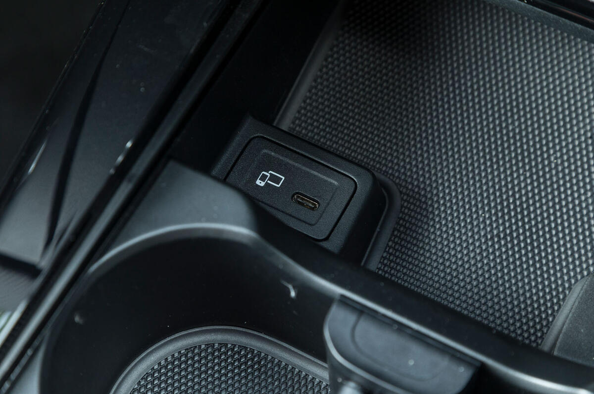 mercedes sprinter 2020 usb port