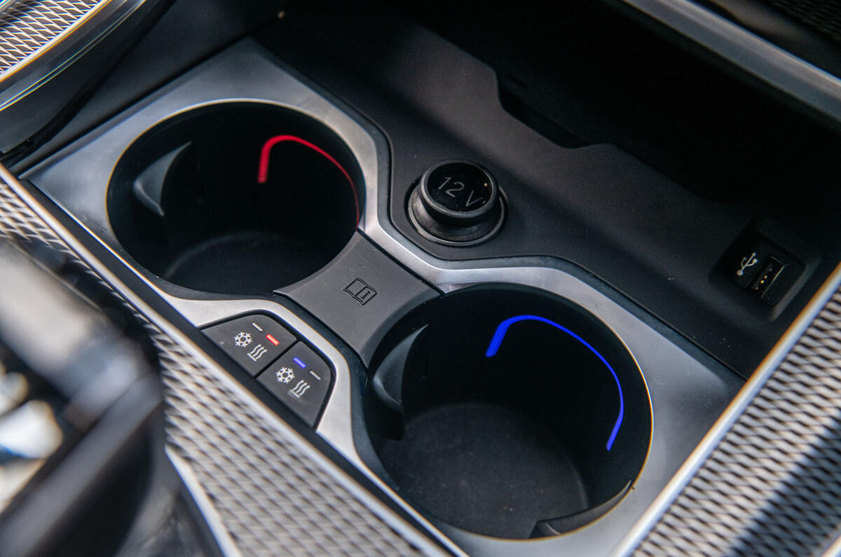 BMW X5 2018 road test review - cupholders