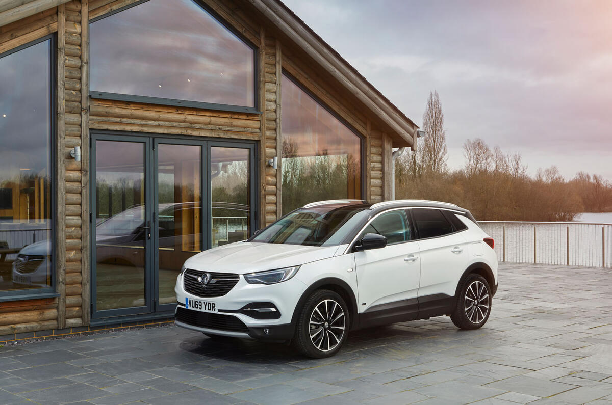 Vauxhall Grandland X Hybrid4 2020 road test review - static front