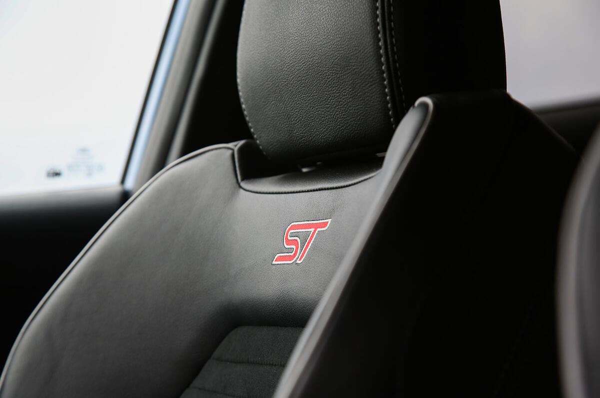Ford Fiesta ST 2018 road test review front seats details