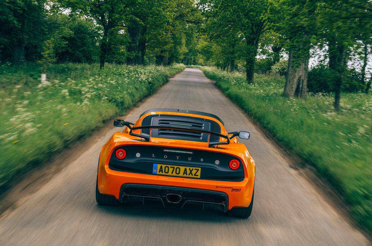 27 Lotus Exige Spot 390 Final 2021 RT on road back