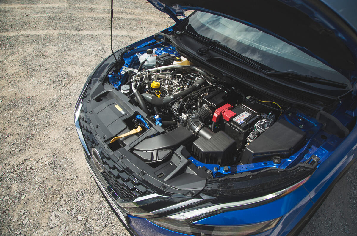 27 Nissan Qashqai 2021 RT engine