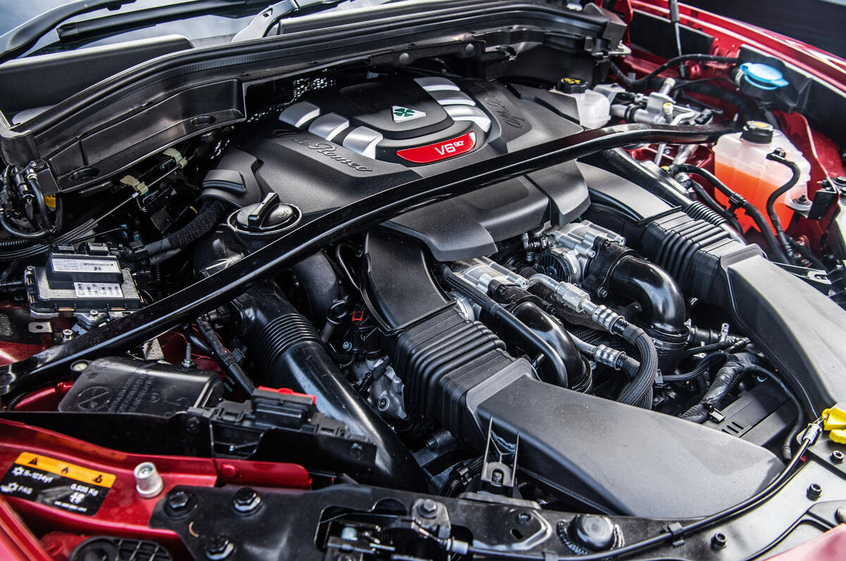 28-alfa-romeo-stelvio-quadrifoglio-rt-2019-engine.jpg