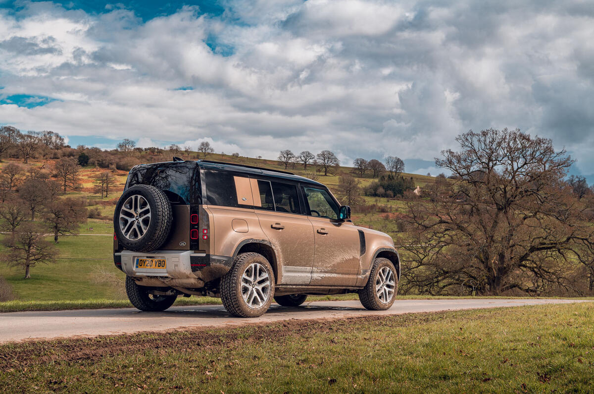 Land Rover Defender 2020 : examen de l'essai routier - arrière statique