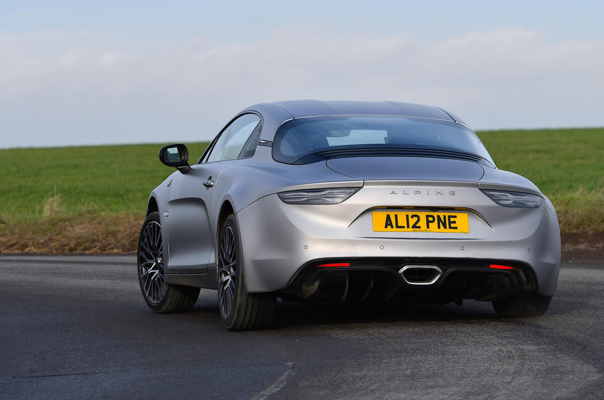 3 Alpine A110 Legende GT 2022 RT arrière d'angle
