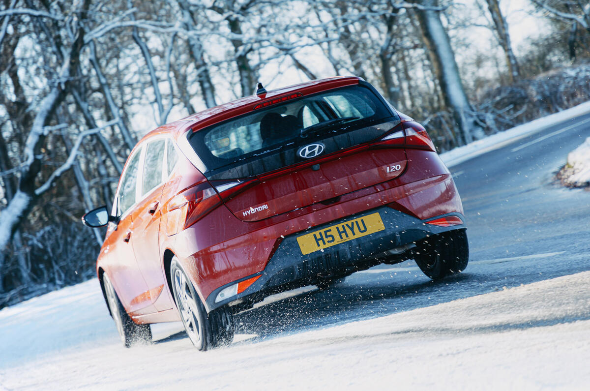 3 Hyundai i20 2021 : essai routier, examen du héros arrière