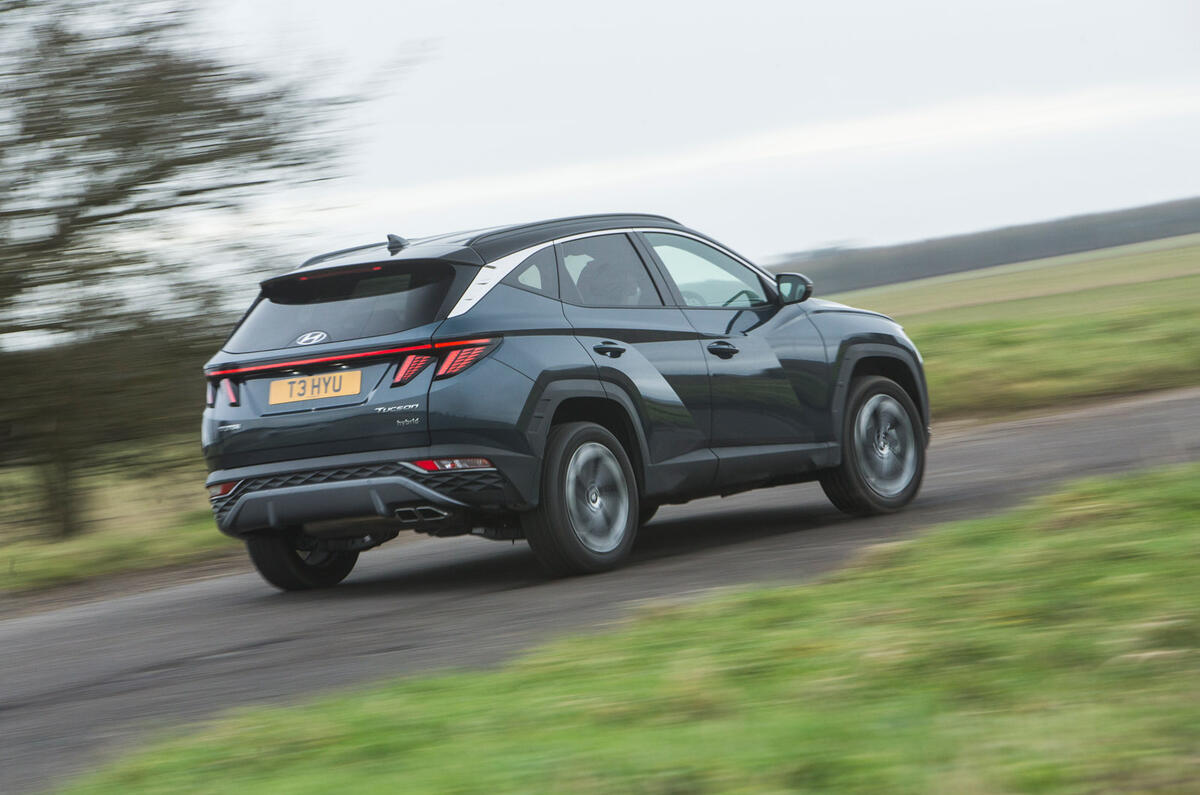 3 Hyundai Tucson 2021 : essai routier et test de l'arrière du héros