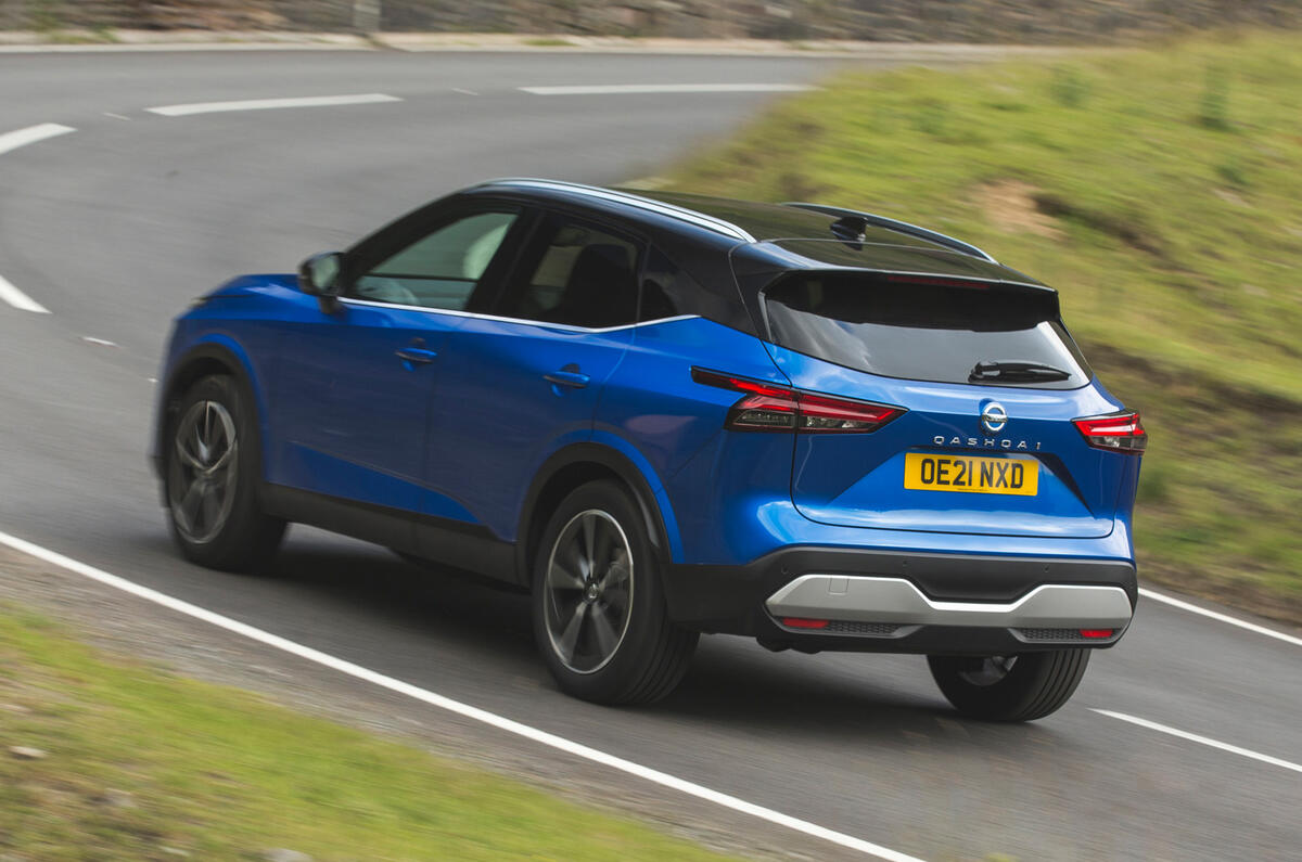 3 Nissan Qashqai 2021 RT hero rear