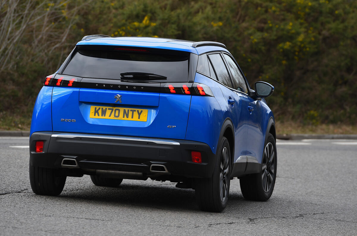 3 Peugeot 2008 2021 RT hero rear