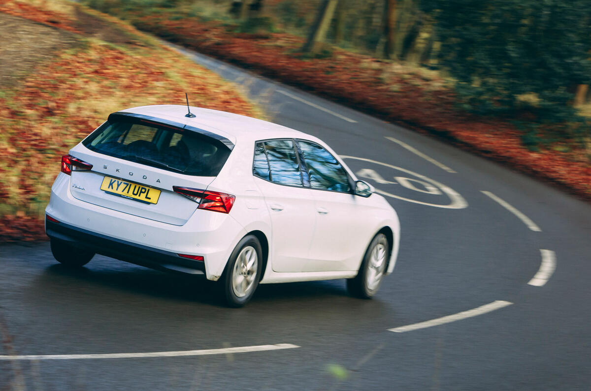 3 Skoda Fabia 2022 : essai routier, test de suivi arrière