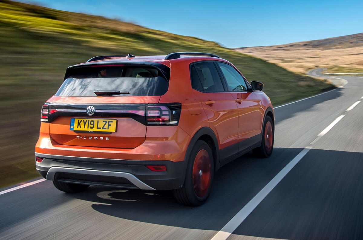 Revue de la Volkswagen T-Cross 2019 - le héros à l'arrière