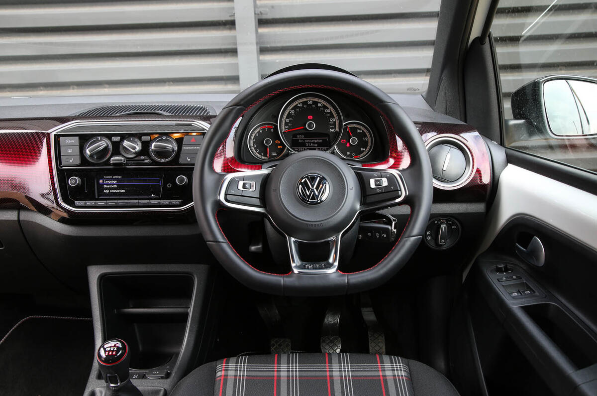 Volkswagen Up GTI 2018 review driving position