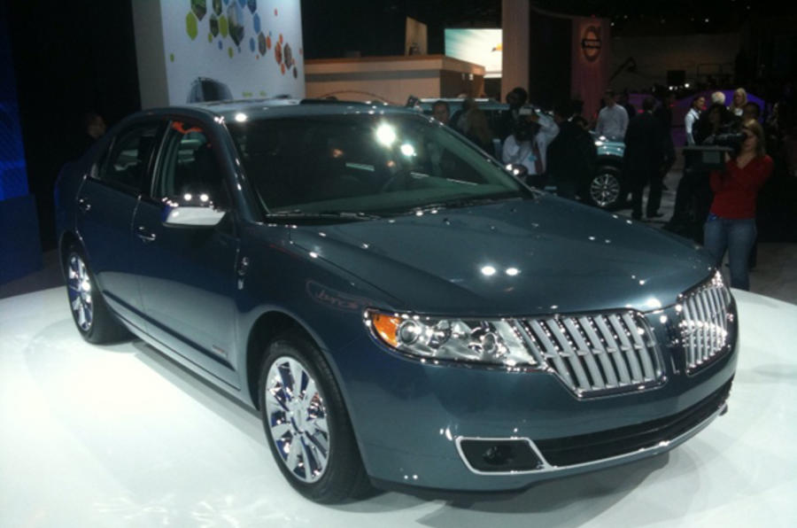New York show: Lincoln MKZ hybrid