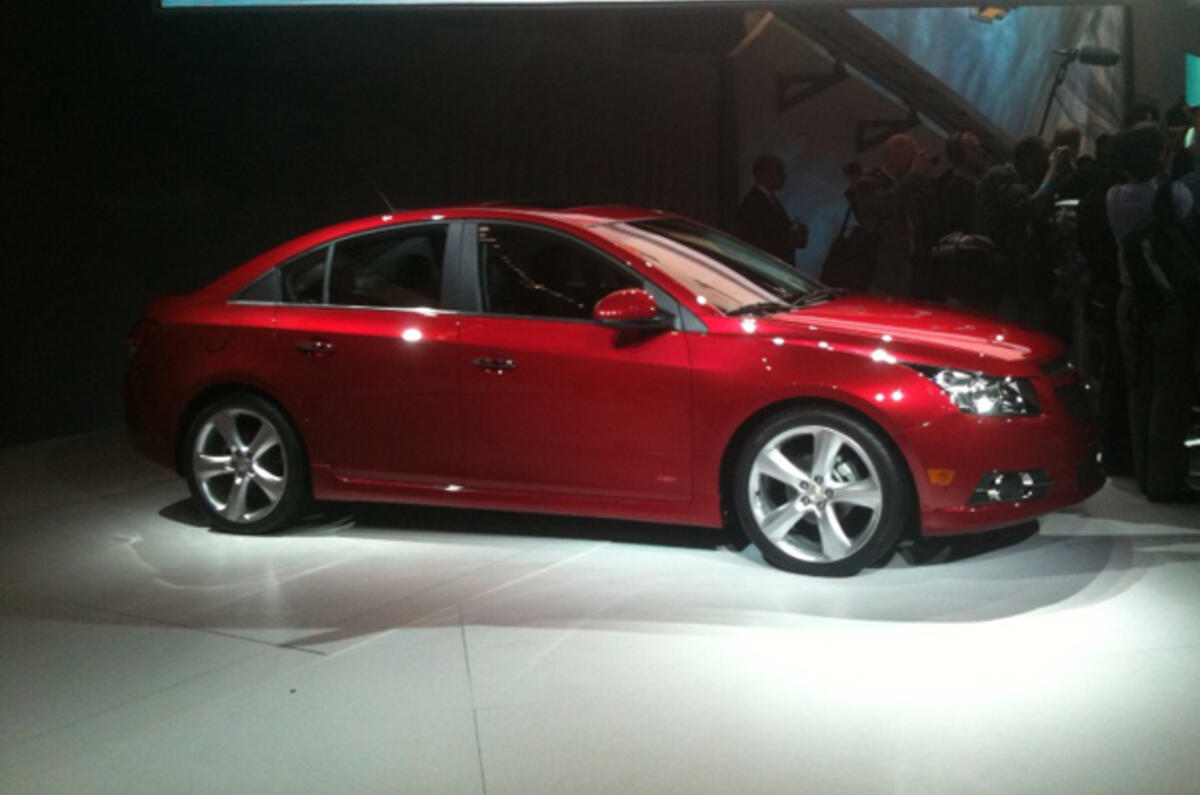 Chevy Cruze Eco and RS models